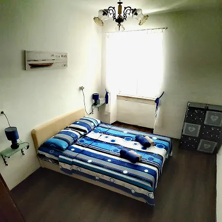 Ana Apartamento